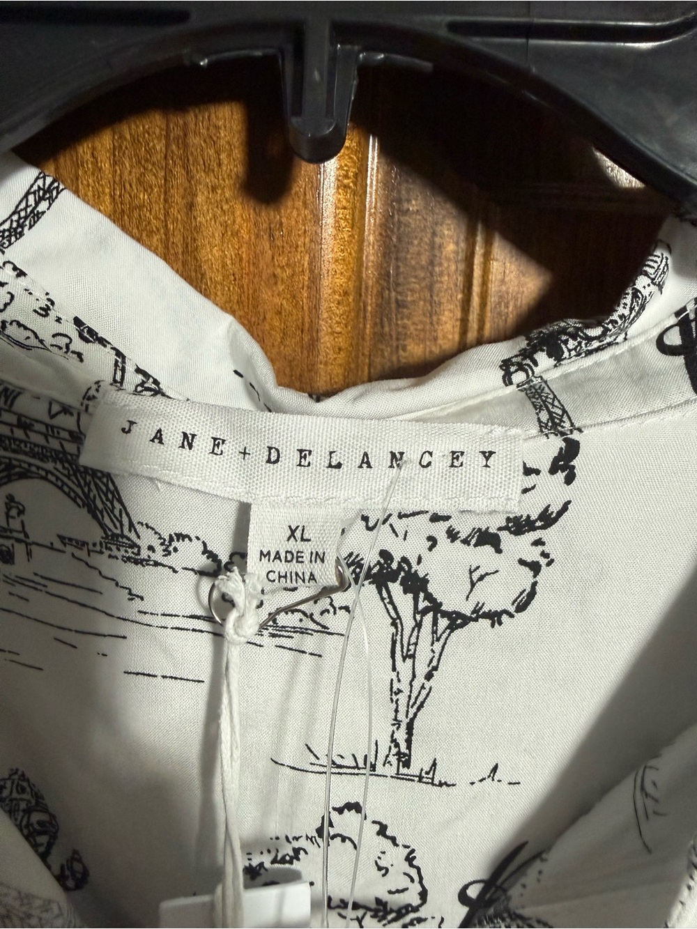 Jane & Delancey XL White Paris Print Button-Up Shirt - Picture 4 of 4